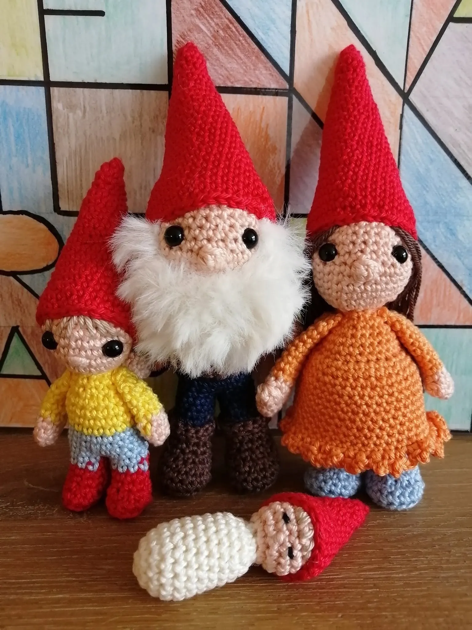 Handgemaakte gehaakte kabouterfamilie