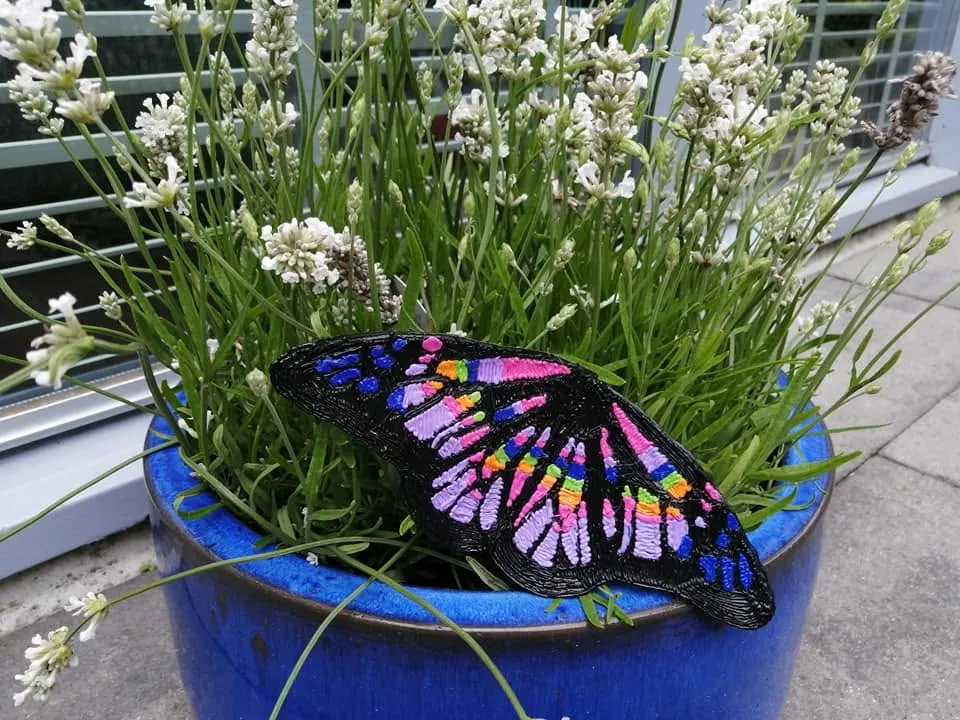 Handgemaakte 3D-decoratie met vogel- en vlindervormen, derde beeld
